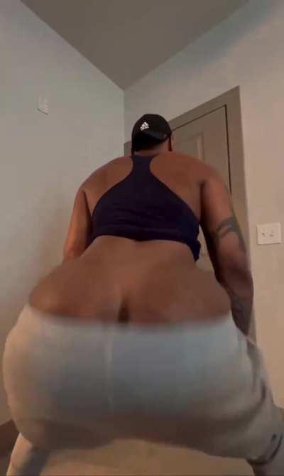 I really be throwing ass fr