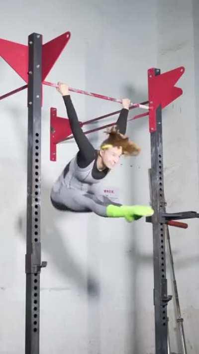 If it looks like an alien, moves like an alien, then it's an alien. But it could also be a girl in a gif.