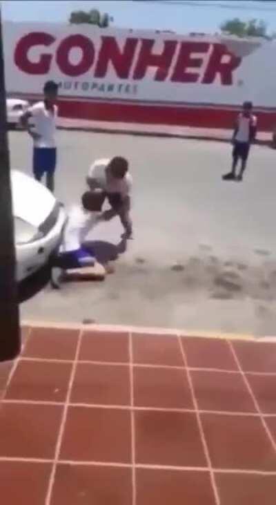 O título está duelando com o adm