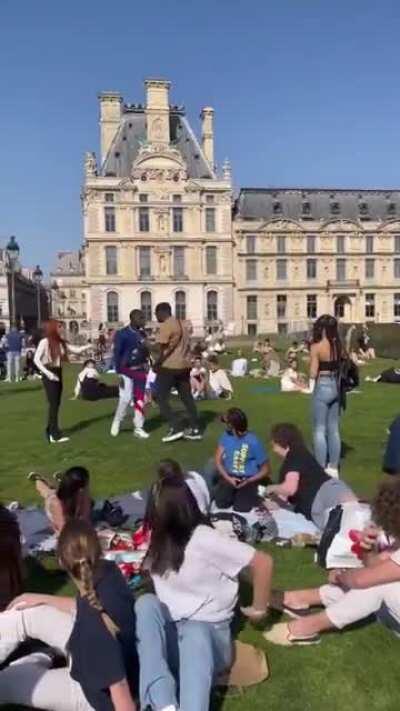 Undescriptive, non-spoiling title