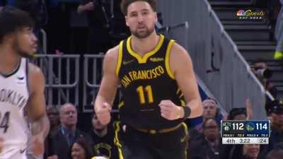 [Highlight] Klay buries clutch triple to move to 9th all-time in 3s made
