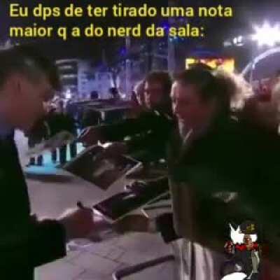 Yay, mais um meme de piqui blainders, só q desta vez a música tá diferente...