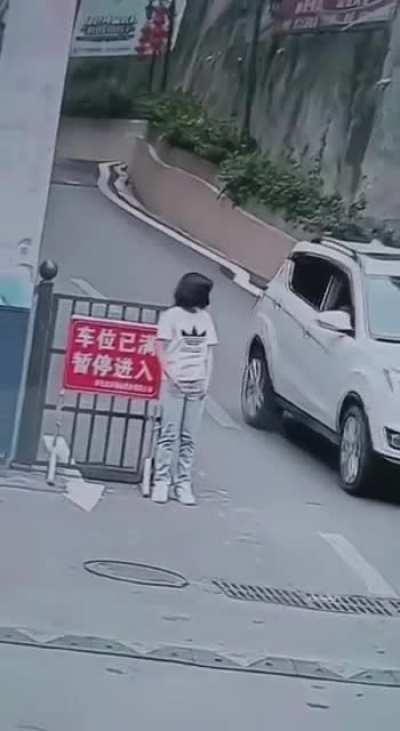 She seems speechless 😅