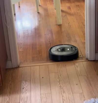 Roomba keeps getting stuck here and not retuning to base