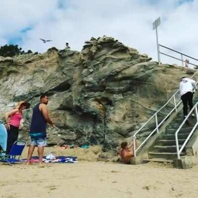 Climber falls and injures himself at the beach (Pirates Cove, CA) Sound Warning