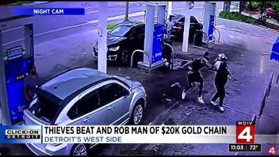Guy buys $20K gold chain after winning 30K lottery and gets robbed
