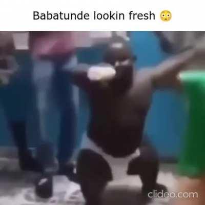 I like Babatunde's new look. 😳