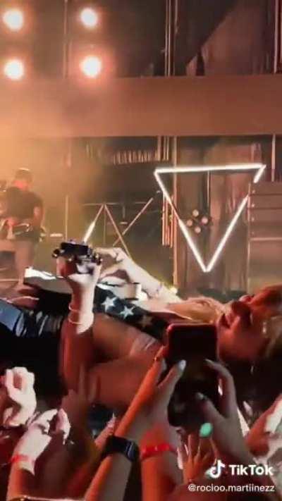 vic top slid up and crowd surfed