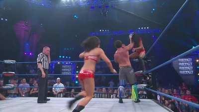 Madison Rayne accidentally headbutts Gail Kim's crotch (in HD)