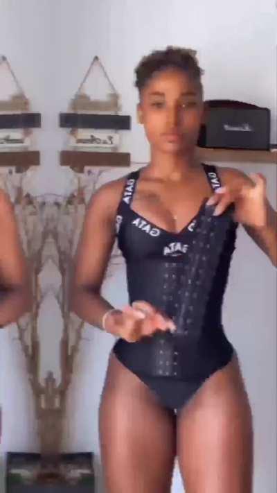 Sonia Loureiro (@morena_blessed_)