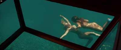 Kelly Brook and Riley Steel - Piranha 3D (2010)