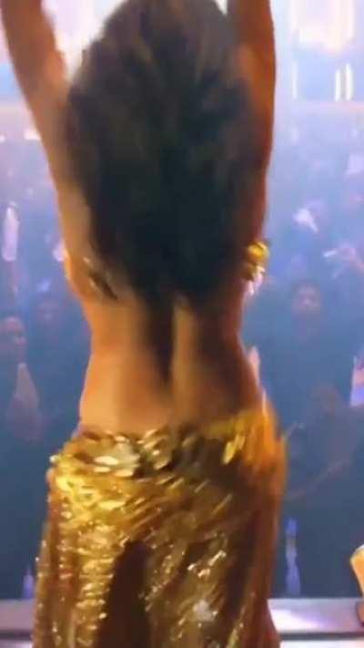 Ahh Deepika Padukone's sexy thumka.How would you bang her in this outfit