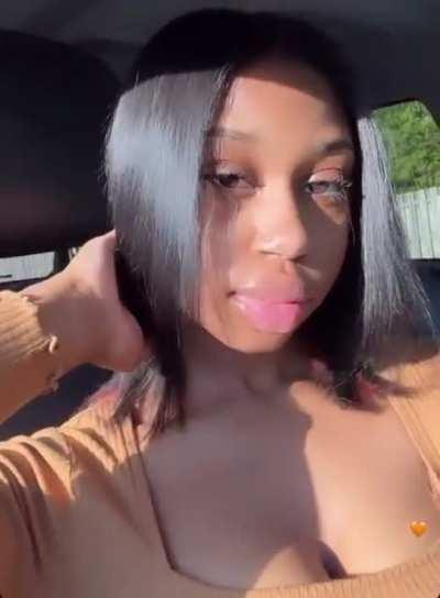 Jus love her lip shape 😩