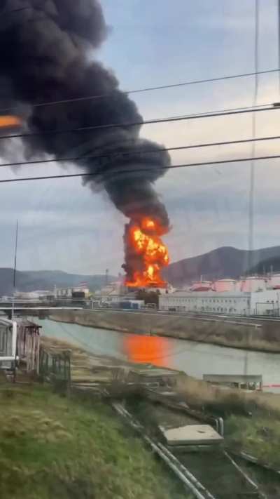 Ukraine struck the Russian oil refinery in Tuapse last night, its still burning this morning, this is the second time Ukraine has struck this facility this year. The first time was in the 26th of February (re-upload due to spelling error)