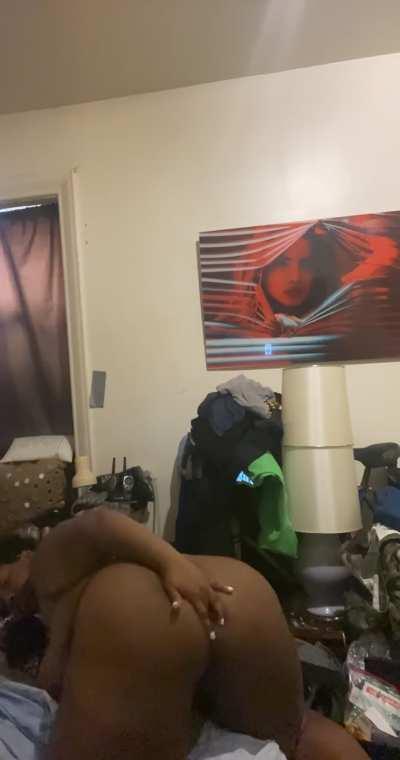 Sniff and lick my ass after I finger it?