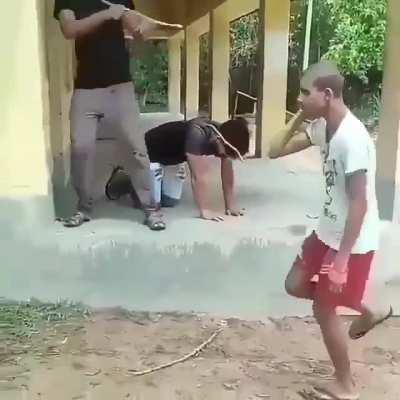 Parece free fire né, mas é vida real