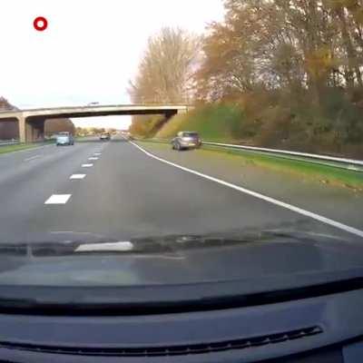 Man sacrifices own car to save another driver who is having a seizure