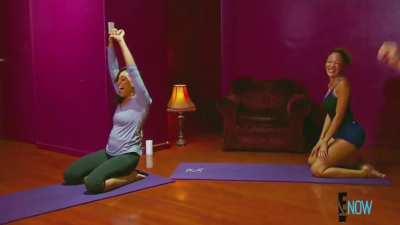 Tia Mowry's sexy pole dancing class 🔥💃🏾