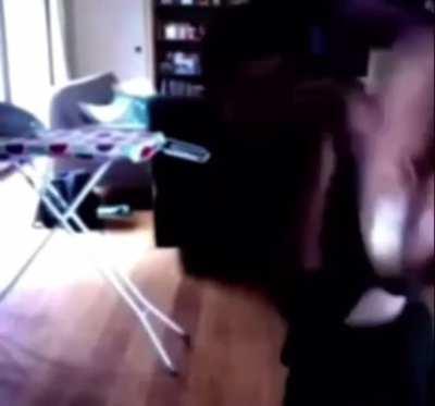 quando ele cai um frame some