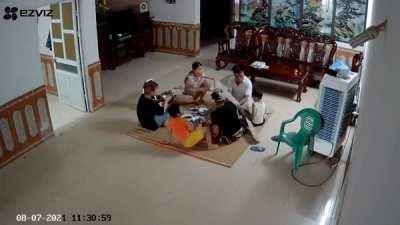 Years of Hollywood movies give me another impression about ceiling fans