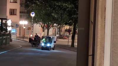 Mobile Rave meets mail carrier and recycling guy in Stockholm