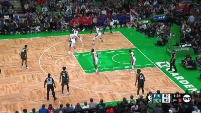 [Highlight] Jayson Tatum hits an ice cold jumper after just standing there