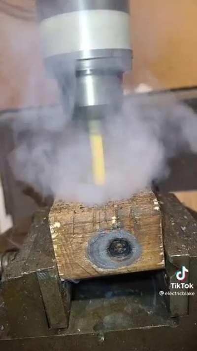 Что угодно может быть сверлом если ты достаточно смелый.