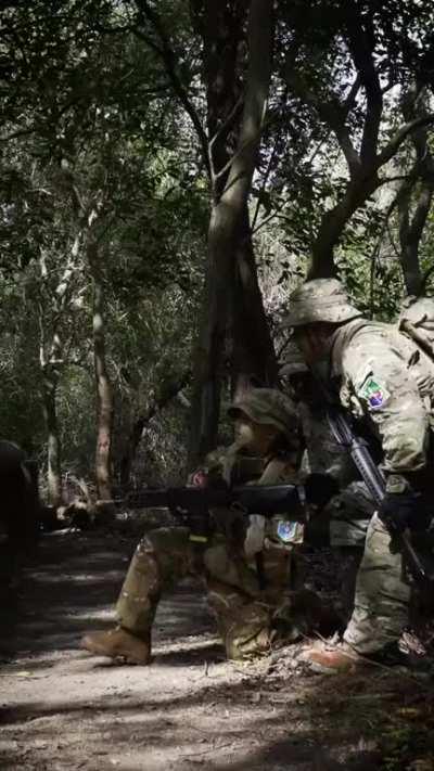 The Make-A-Wish Foundation fulfilled the dream of a 9-year-old Argentine kid with Ewing Sarcoma of being a Navy soldier.