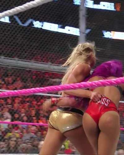 On This Day: 5 Years Ago (2016) Sasha Banks Famous Hell in a Cell Wedgie From Charlotte! (30/10/16 HIAC)
