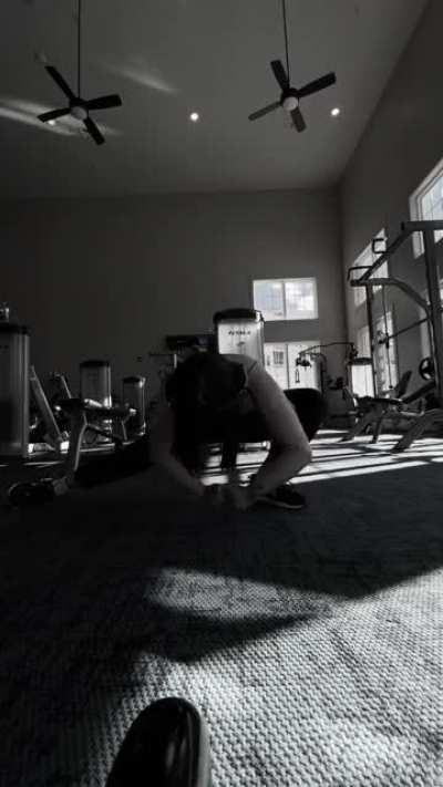 4th attempt at the Atlas pose