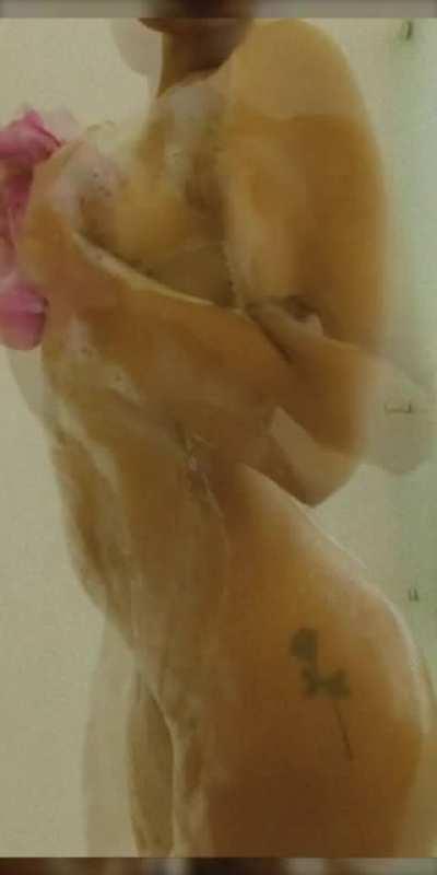 For the ungrateful mfers complaining about content. Be happy shit being posted in general.