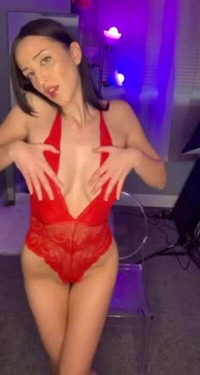 Do you like me in red? ❤️