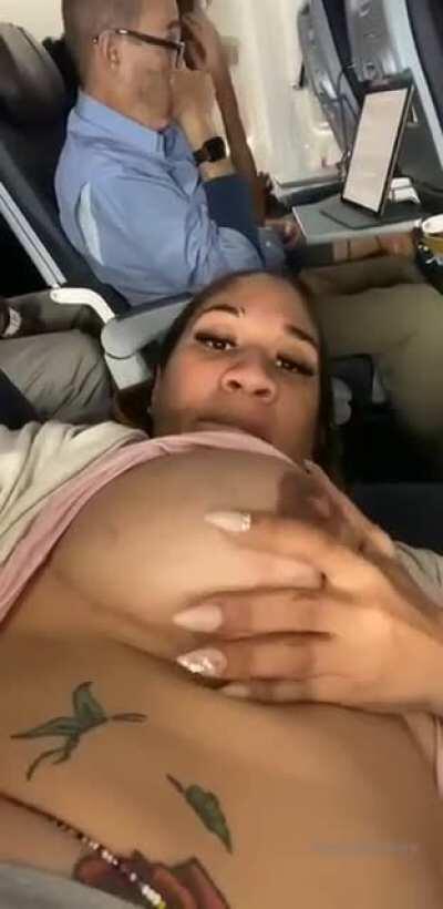 Y’all think he really didn’t notice?