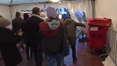 A Christmas market in Luxembourg, access to which is subject to the health pass, shielded the event from 