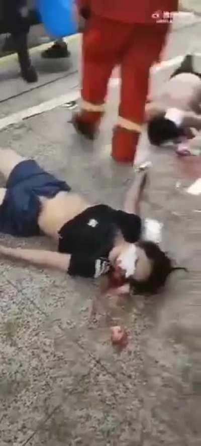 喝水喝到饱的荷兰猪