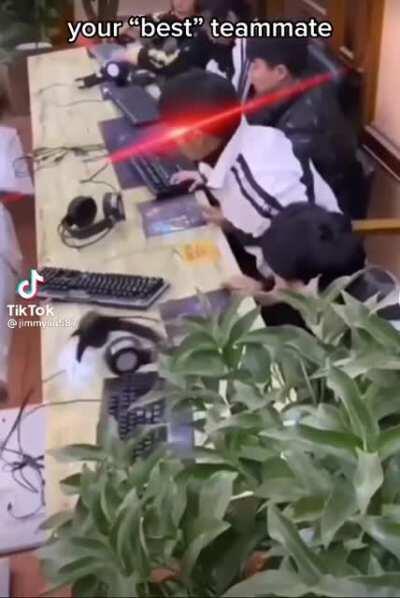 Quando vc vai arrumar uma coisa mas ela só piora