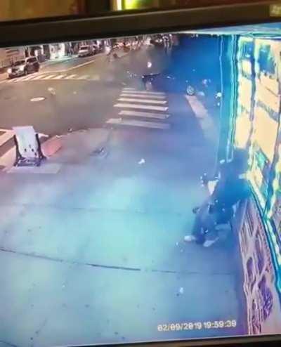 🎶Makin my way downtown🎶