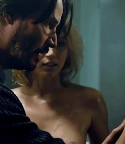 Ana De Armas Wet Plot - Knock Knock