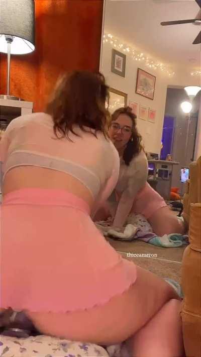 eye contact while i ride u>>