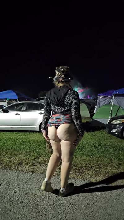 Showing all this cellulite at rave