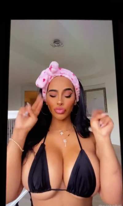 Ayisha Diaz Bundle🤑🤑PM