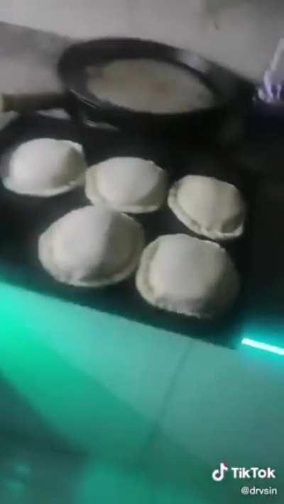 Revise el Top de este subreddit por al menos 20 segundos y no encontre las empaguesas, no me podrian haber desilusionado tanto