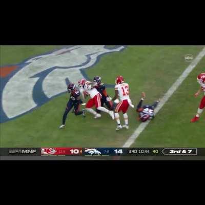 OC: (SOUND UP!) May have not been the prettiest game, but this was a BEAUTIFUL touchdown from McKinnon