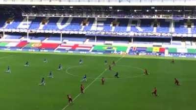 Sadio mane forgets the knee