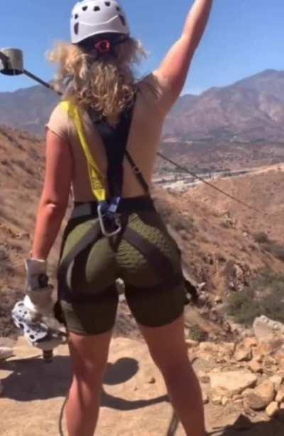 Twerking/jiggling her ass in tight shorts (part 2/2)