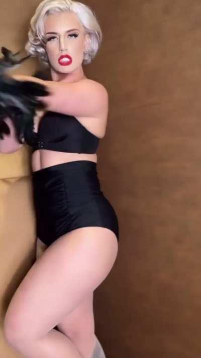 The thickness 😍😍😍😍