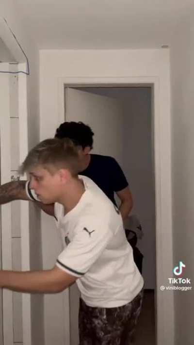 Um título interessante... 😗