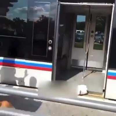 Buddy was drunk off that damn beer the skinny cop looks like DJ Qualls off Hustle & Flow 🤣🤣🤣