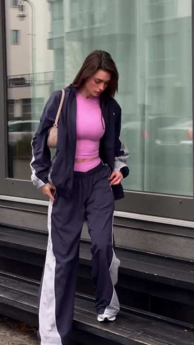 Charleen Weiss - 'Every gym girl’s wishlist this year: Oner Active' - IG December 2025