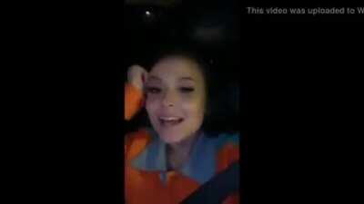 Será que ela geme gostosinho assim? 😈